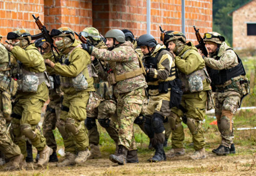 Ukrainian soldiers in training